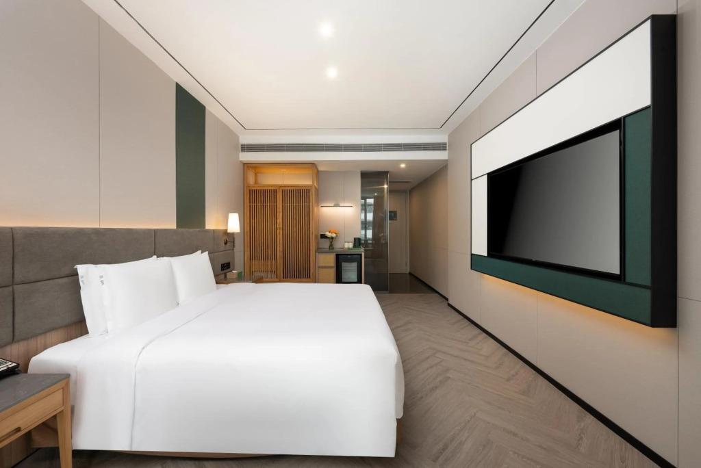 Отель Holiday Inn Guangzhou Zhujiang New Town by IHG