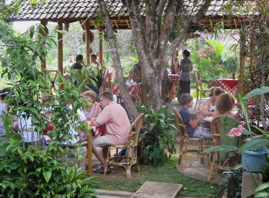 KARANG SARI Guesthouse & Warung
