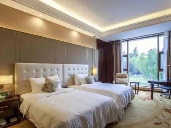 Swan Lake International Hotel