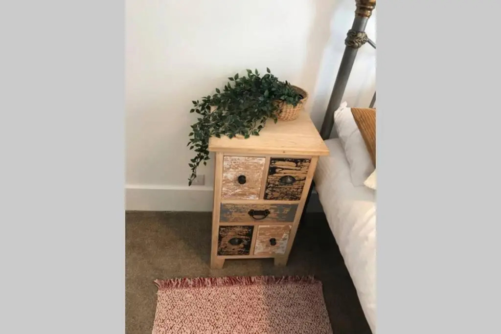 Beautiful newly refurbished 2 bed flat in devon
