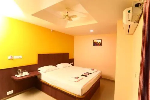 Avinashi Suites