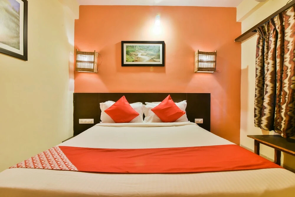 OYO 2333 Aananda Hotel