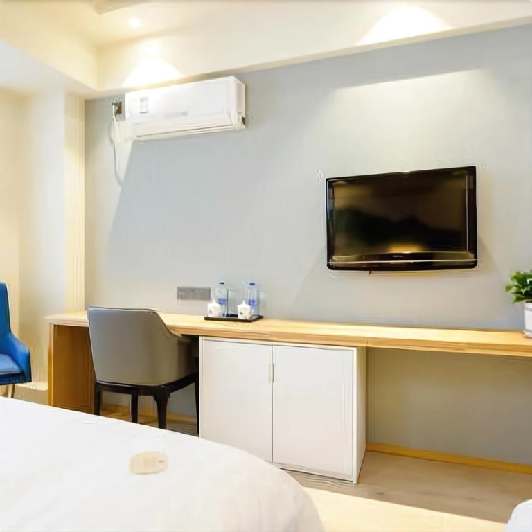 Jinyi Youxuan Hotel (Hohhot Xinhua West Street Affiliated Hospital Subway Station Branch)