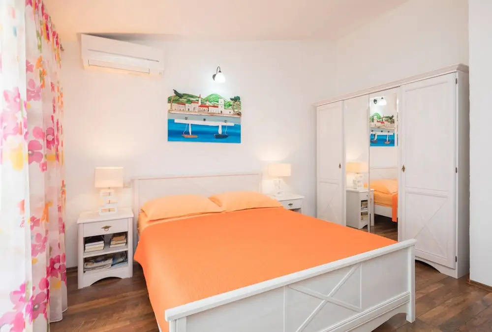 Gem of the sea luxury beach apartment with brand new heating infinity pool