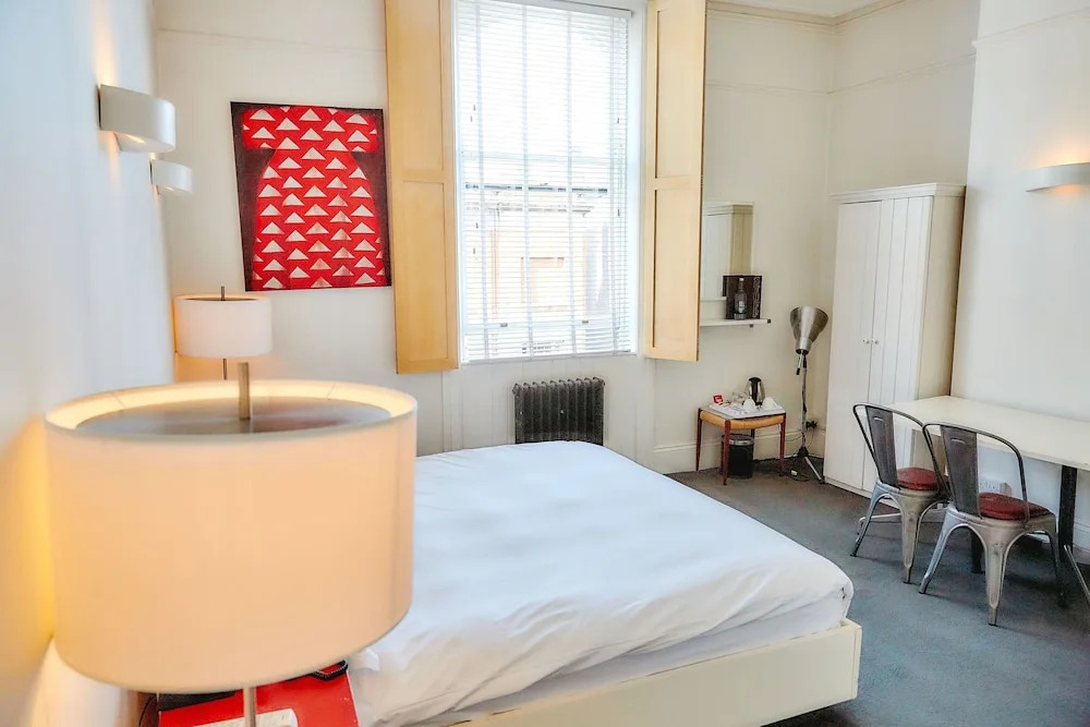 Kellys Hotel