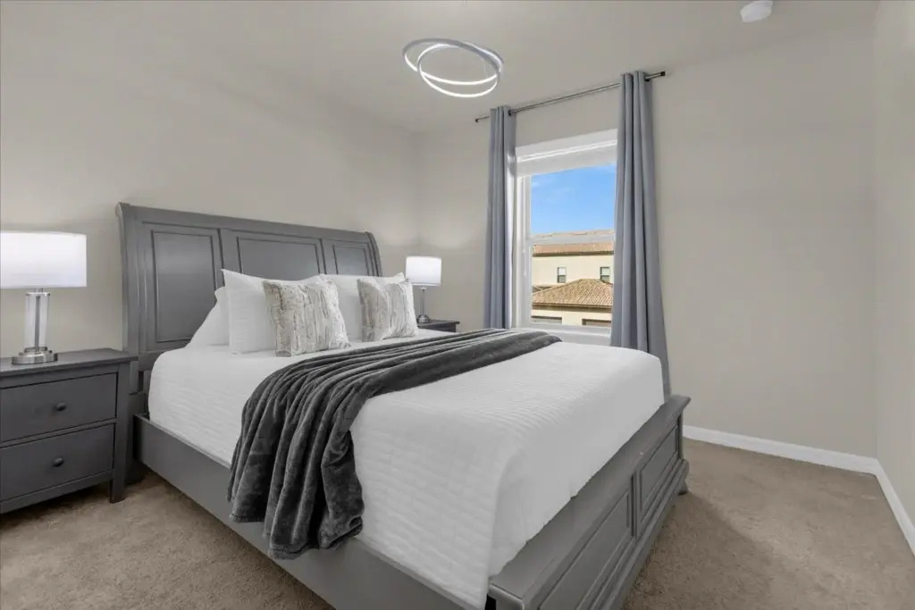 5 Bd 45 Ba Windsor At Westside 8917 Sa