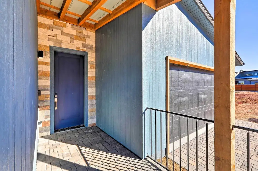 Flagstaff Home w/ Patios + Mount Humphries Views!
