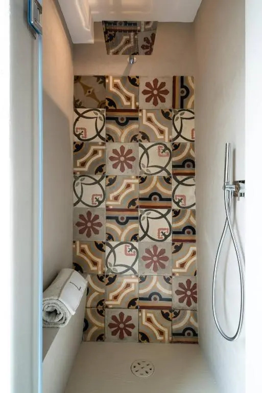 Lu Leccio, Principal Suite With View 5