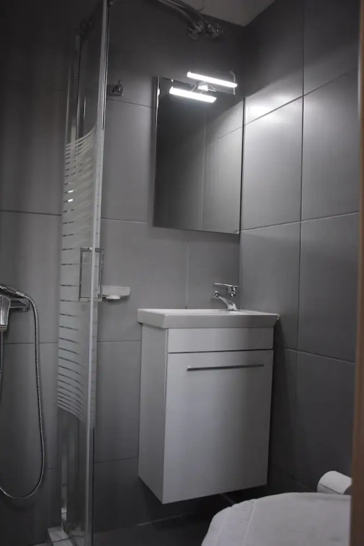 Avr Deluxe Suites 4 Airport Free Shuttle
