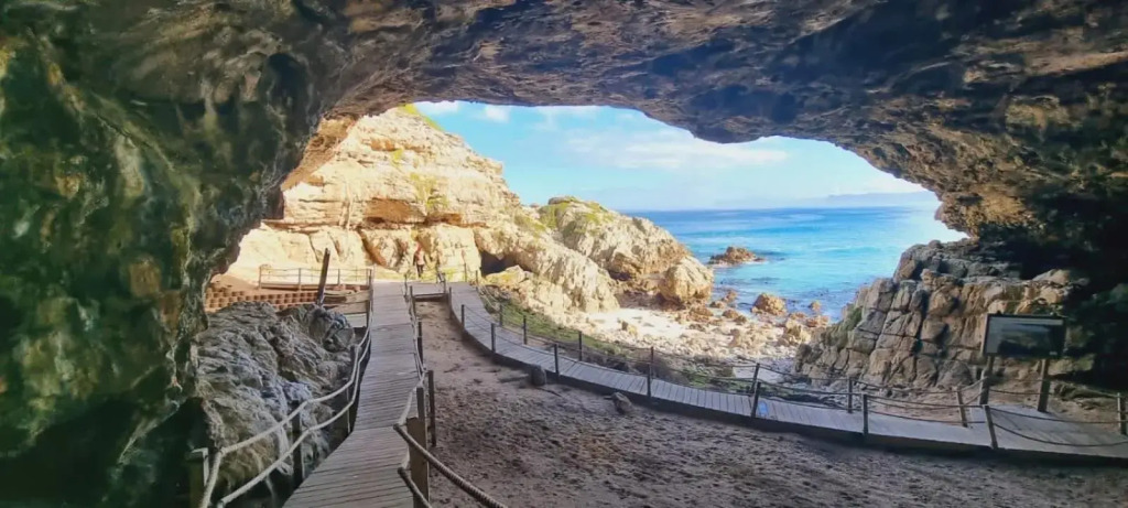 Ons C-Huis - Gansbaai Seafront Accommodation, back-up power