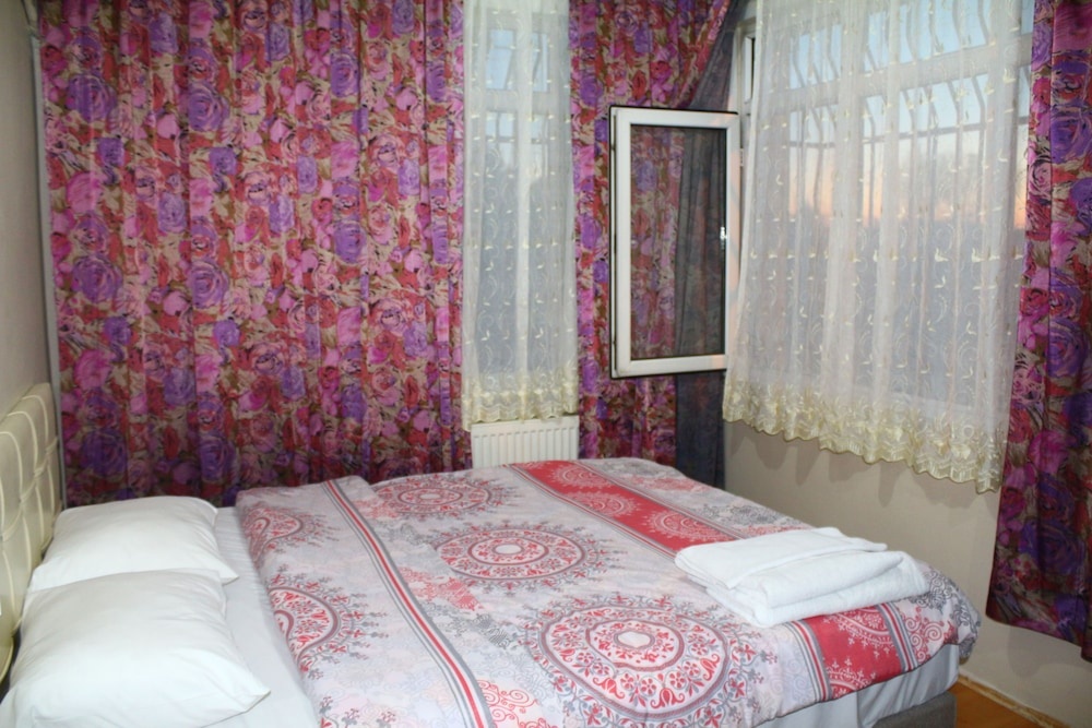 Mete Apartments