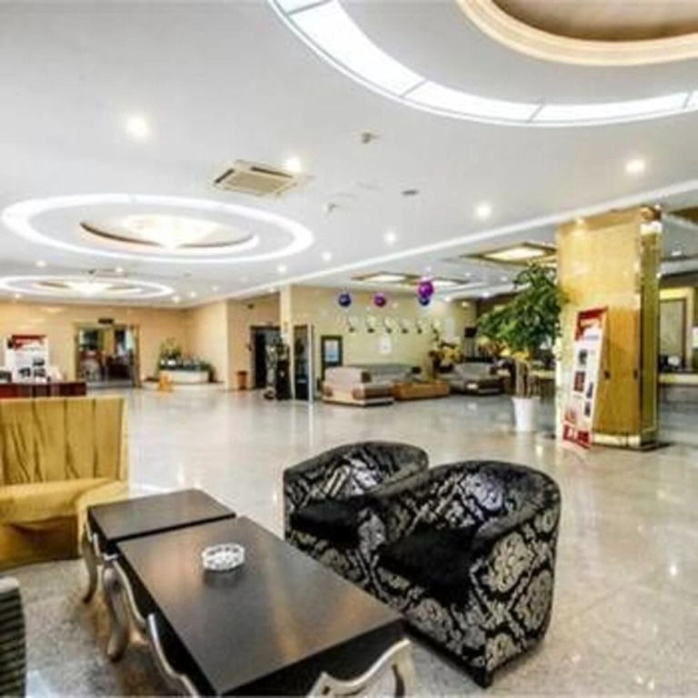 James Joyce Coffetel Hotel (Qinhuangdao Development Zone Yanshan University)