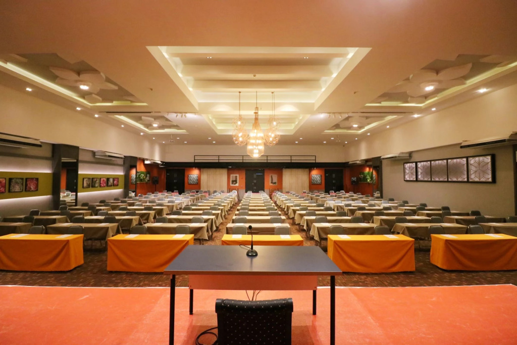 Hua Hin Grand Hotel and Plaza