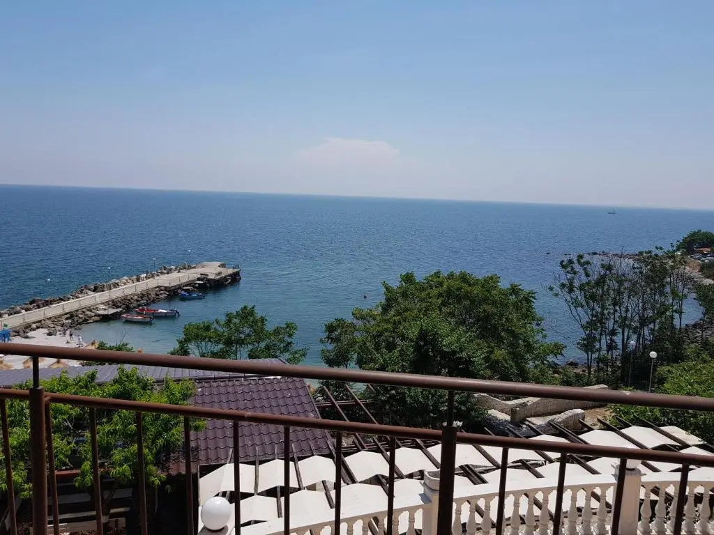 Guest House Ianis Paradise