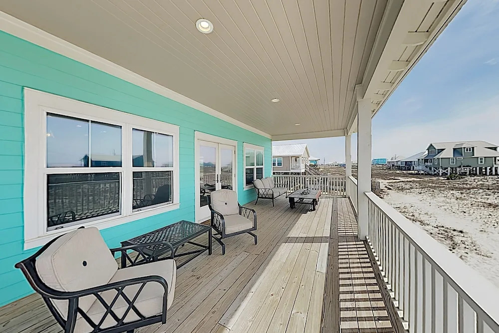 New Listing! Ellie Fish Gulf Gem W/ Balconies 4 Bedroom Home