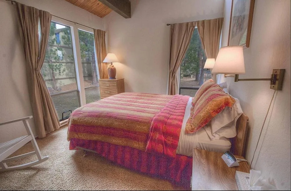 KWC1055 - Kingswood Cornerview