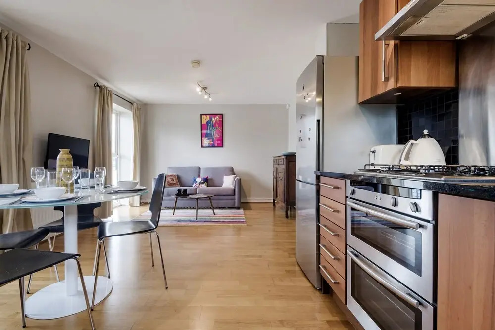 Panoramic Docklands Home