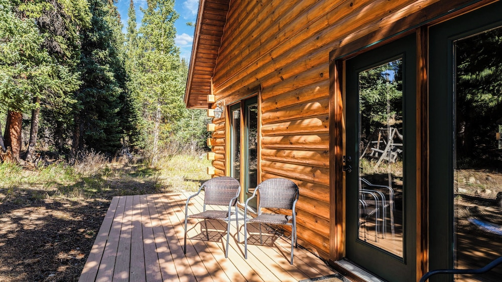 Forest Views, Hot Tub & Fireplace Minutes From Breckenridge Shangri-la Cabin by Avantstay