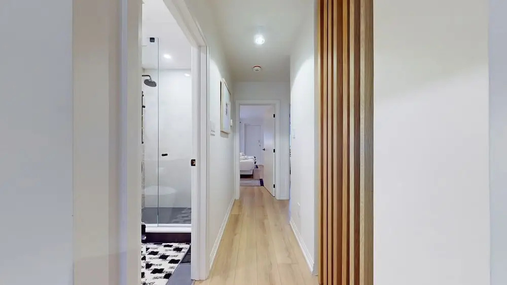 Casa Hotels Elegant 2BR Suite in Leslieville