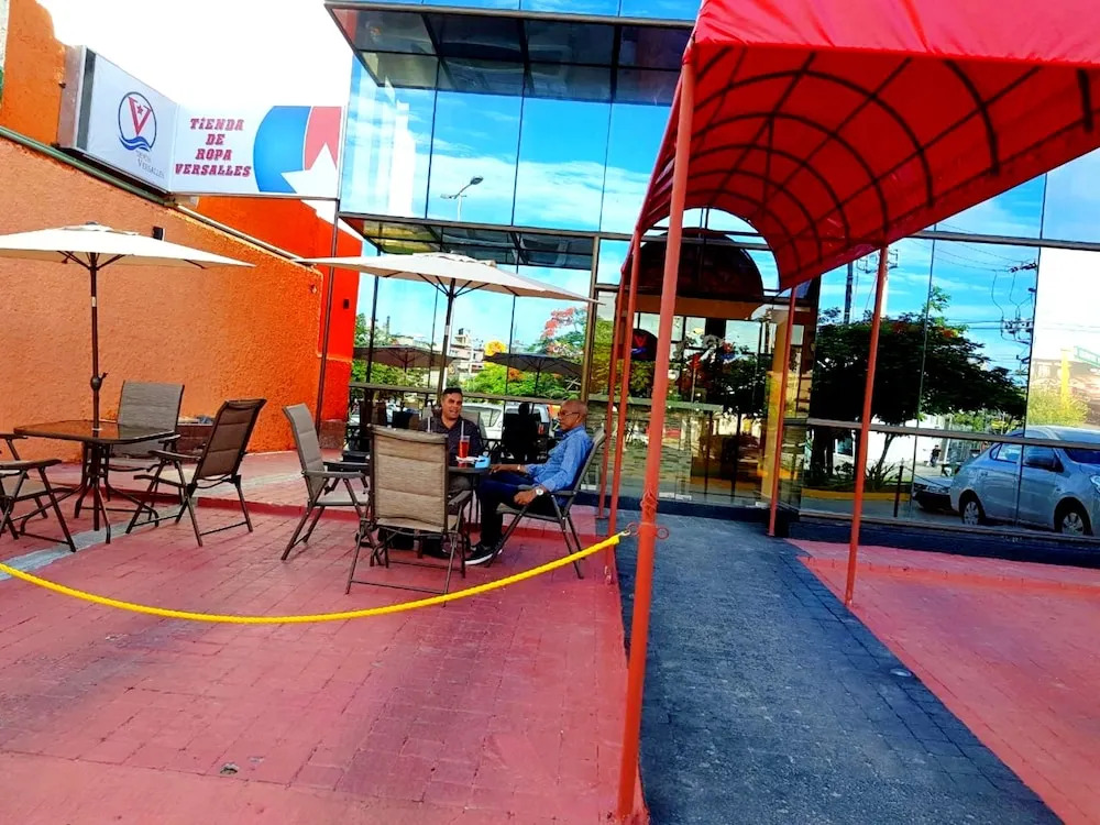 Hotel Versalles Suites