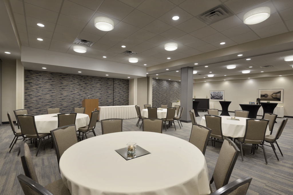 Holiday Inn & Suites Duluth-Downtown by IHG