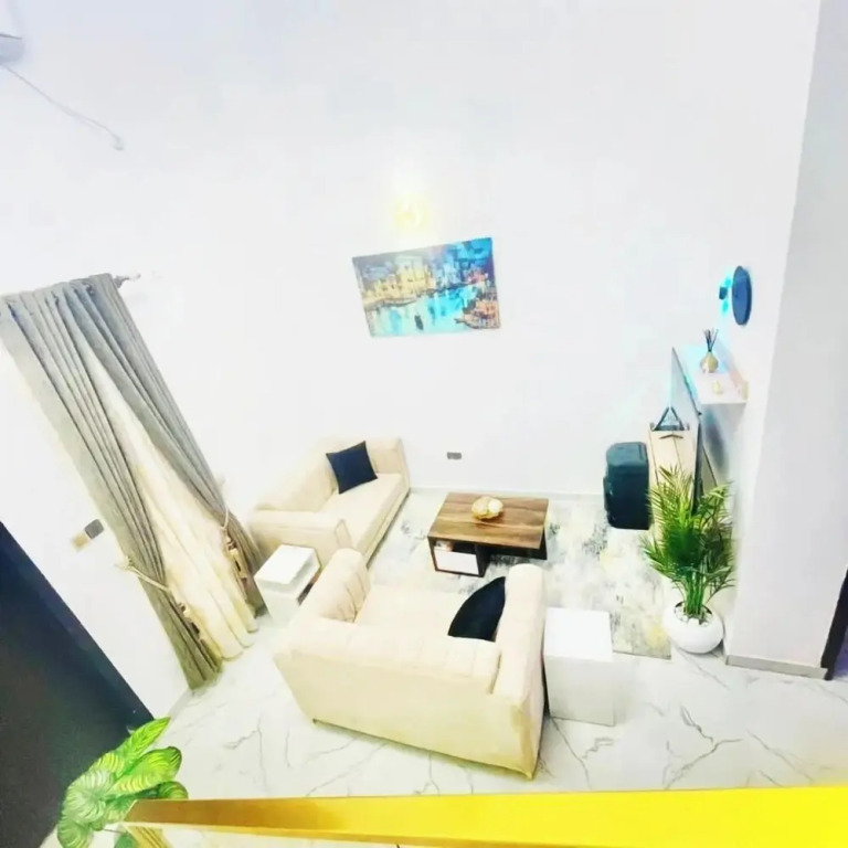 Triangle Apartment