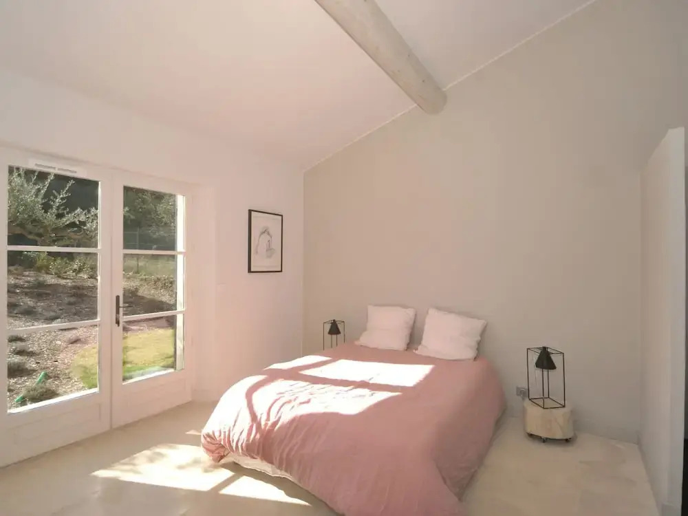 Beautiful Villa With Pool Near St.remy-de-provence