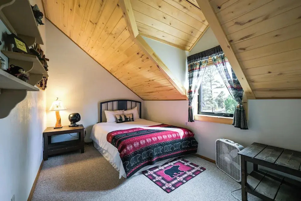 Spacious & Quiet Pagosa Springs Cabin w/ Deck!