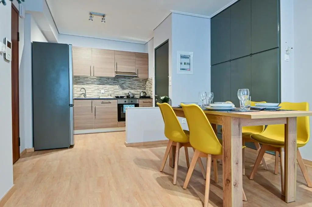 Beautiful new apartment 5 min from Piraeus Port (A2)