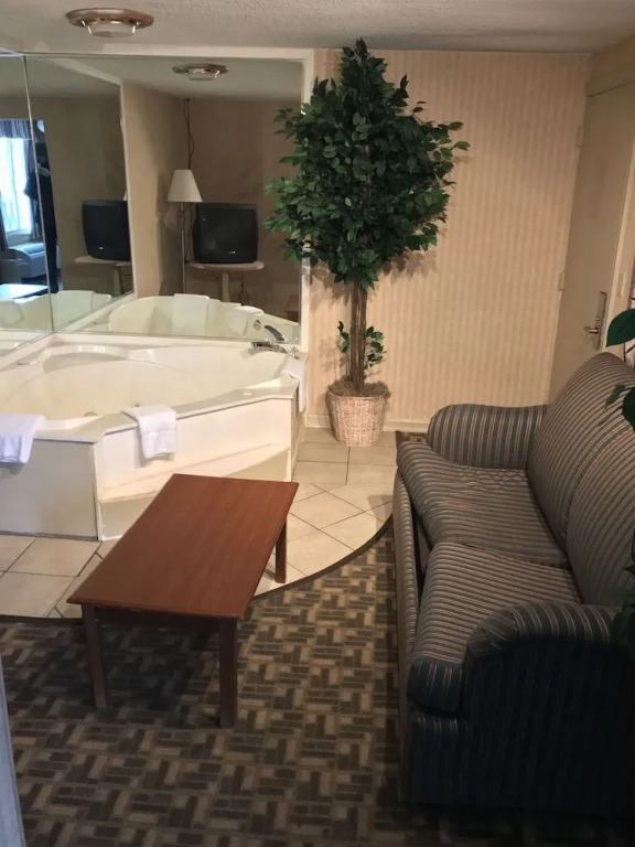 Home Town Inn