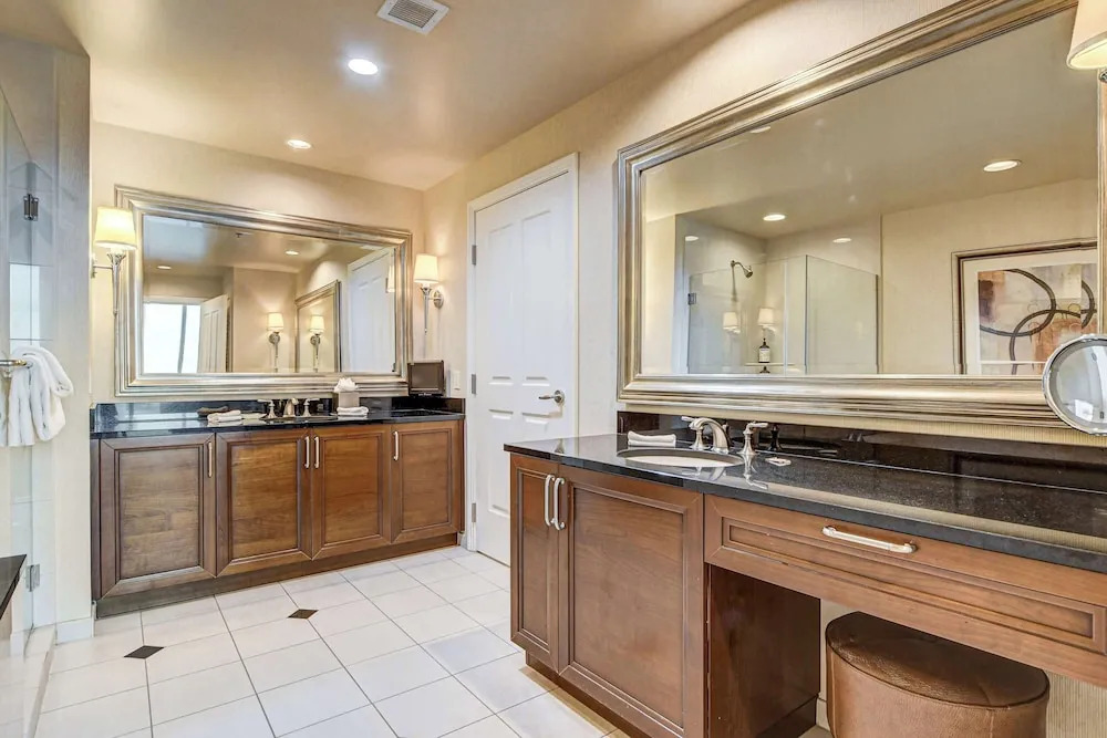 Stunning 1BR Strip Views & Balcony Suite 12701