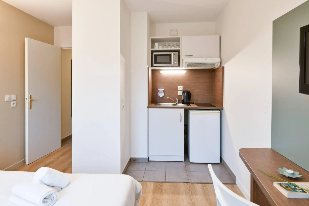 Comfort Aparthotel Versailles, St Cyr lEcole