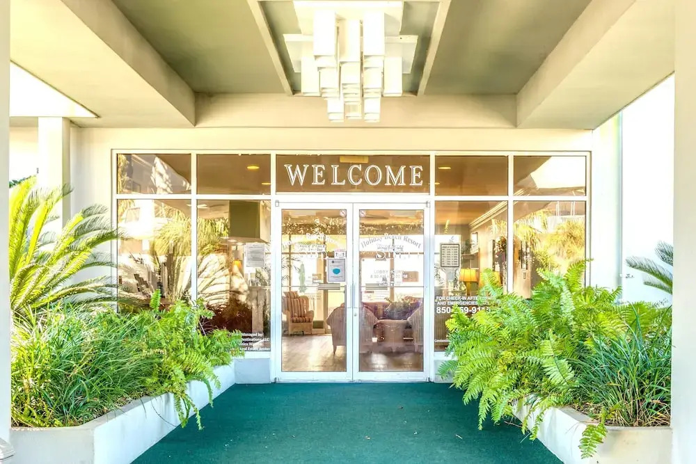 Getaways at Destin Holiday Beach Resort