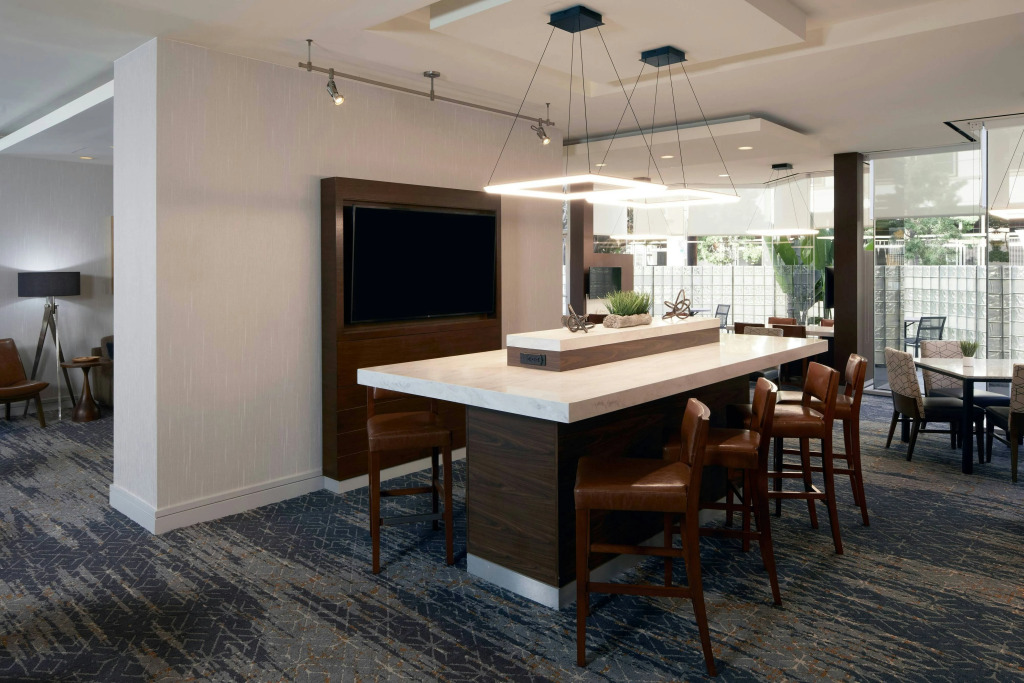 Courtyard by Marriott Los Angeles LAX / Century Boulevard