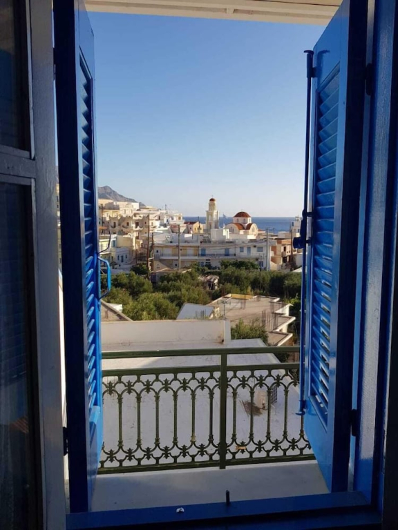 Nikos Hotel