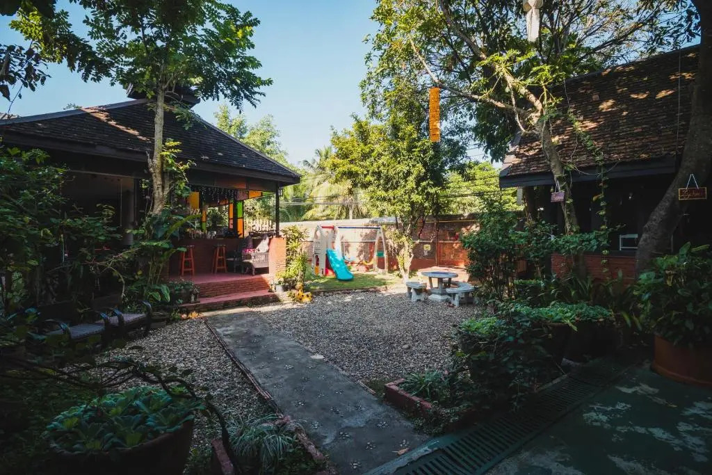 Joys House & Tour