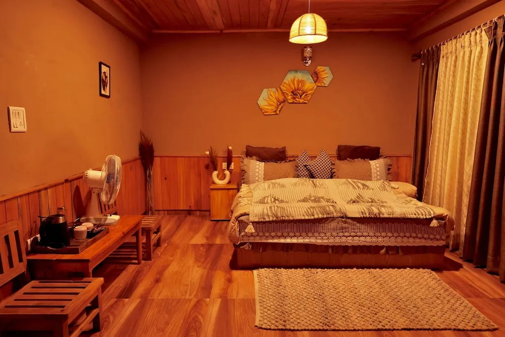Khwaabgaah-A Boutique Homestay & Cafe - Tirthan Valley