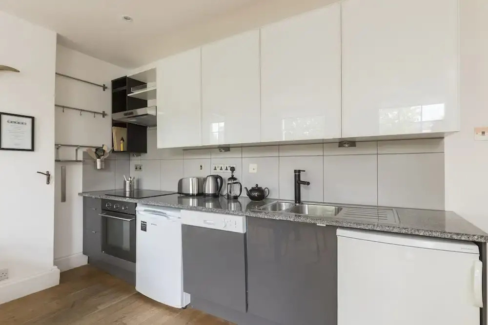 JOIVY Smart 3 bed Flat in Islington, Close to Angel Tube