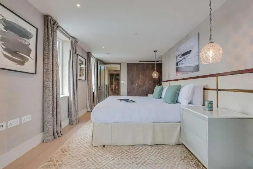 Westminster Apartments by DMONTRIO