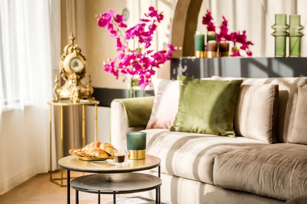 Luxury 6Bdr 5Bth Heritage Building - Louvre View