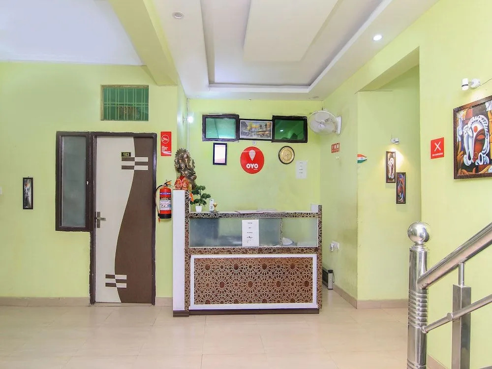 OYO 8243 Climat Inn