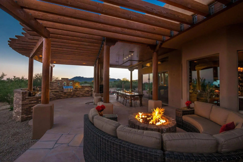 Four Peaks B and B Romantic Getaway