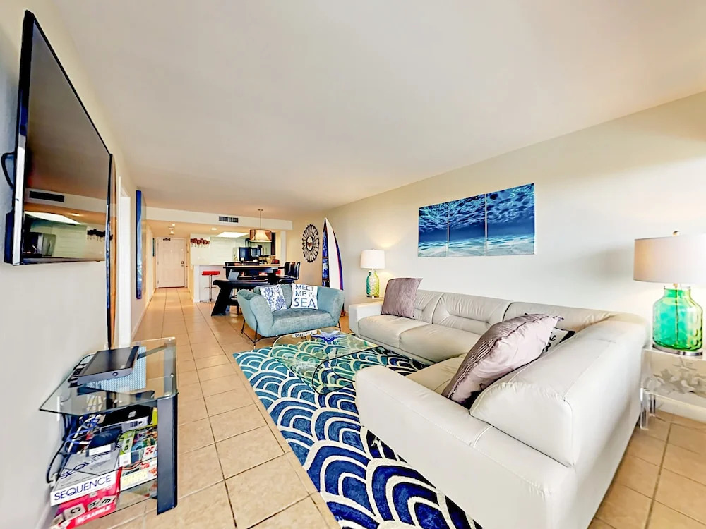 2800 Gulf Blvd Condo Unit 305 2 Bedrooms 2 Bathrooms Condo