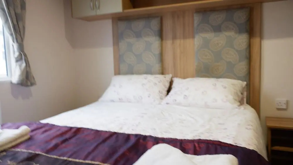Excellent caravan 4 birth sleeps 6 Tranquil site