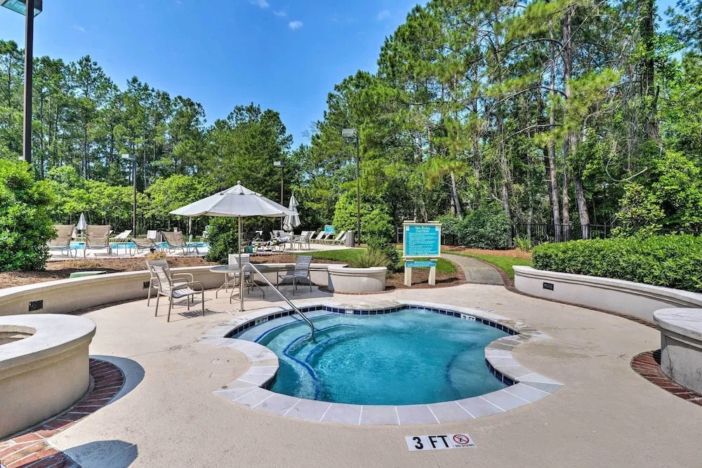 4 Mi to Ocean: Golf Resort Condo in N Myrtle Beach
