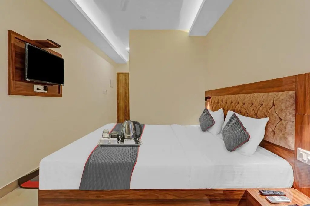 OYO Townhouse 1101 Hotel H G