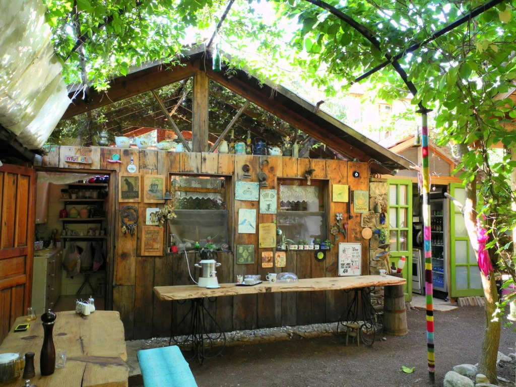 Daphne House