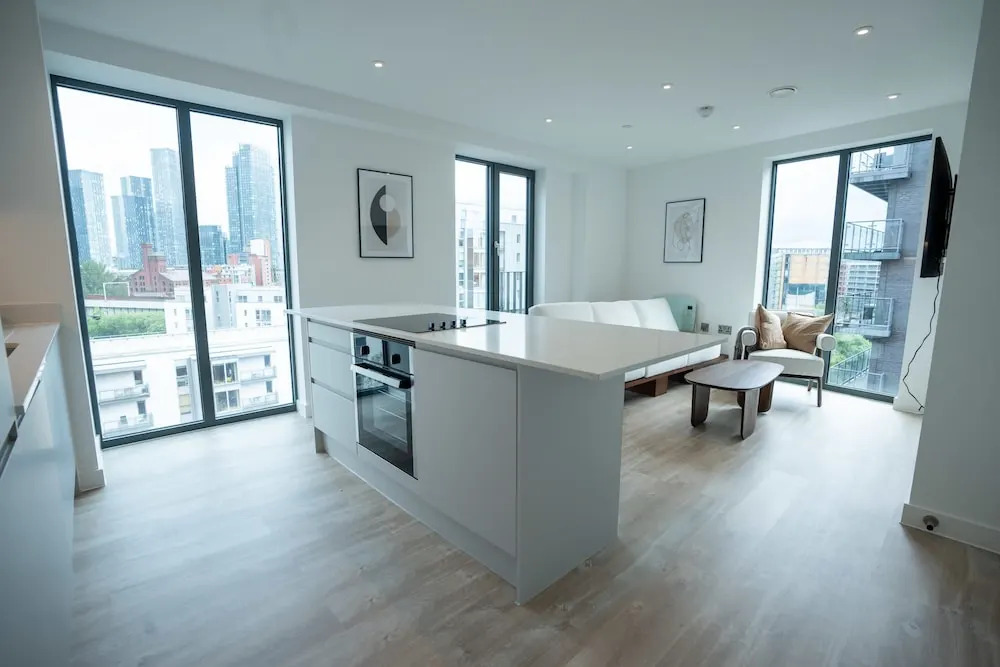 Alabaster Suite by Casacity