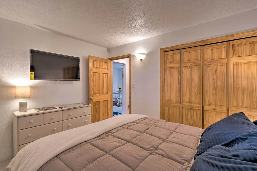 Santa Fe Bungalow ~ 2 Mi to Downtown!