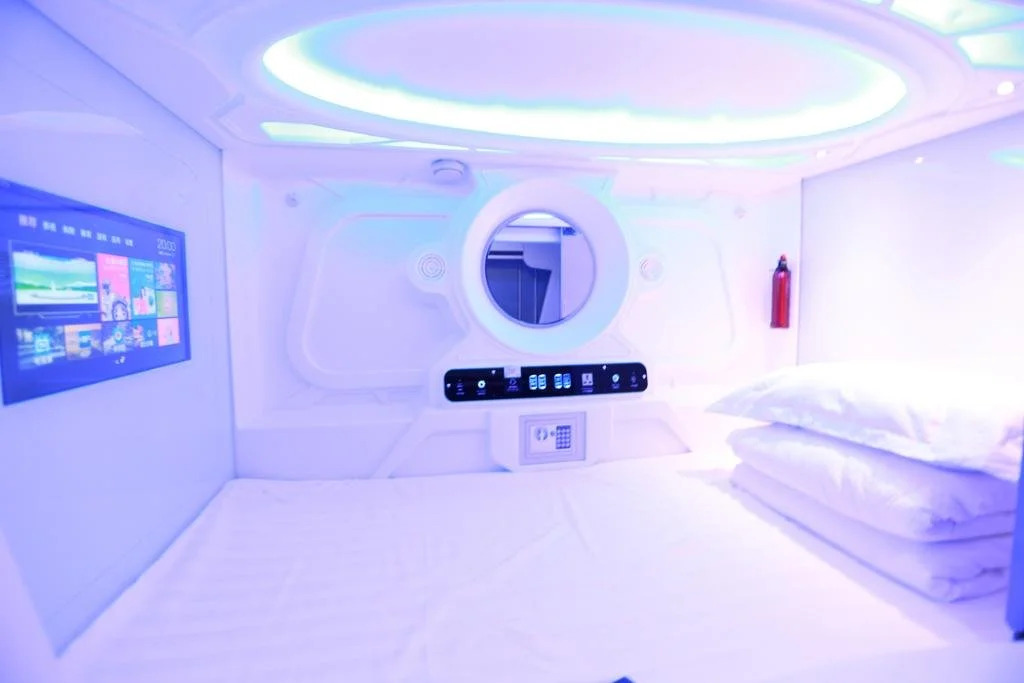 Jian Yi Capsule Theme Hostel